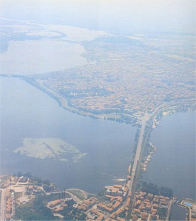 Vista aerea di Mantova, da Nord-Est
